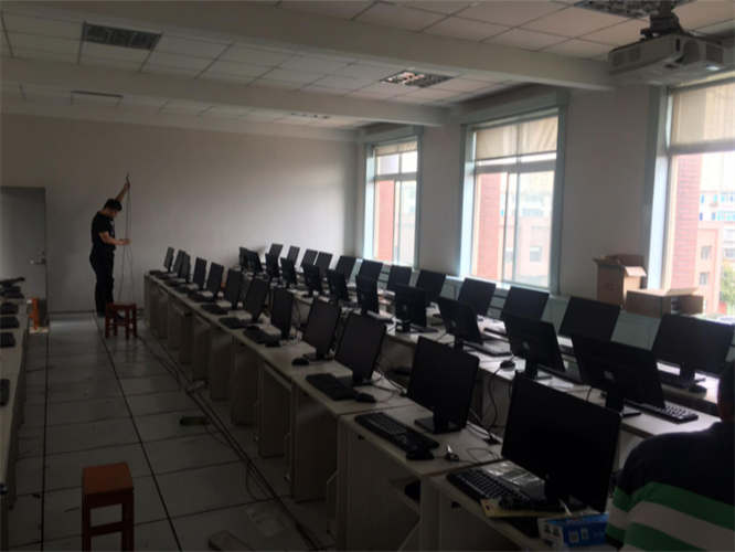 一连地起劲，，，，，，不懈地奋斗